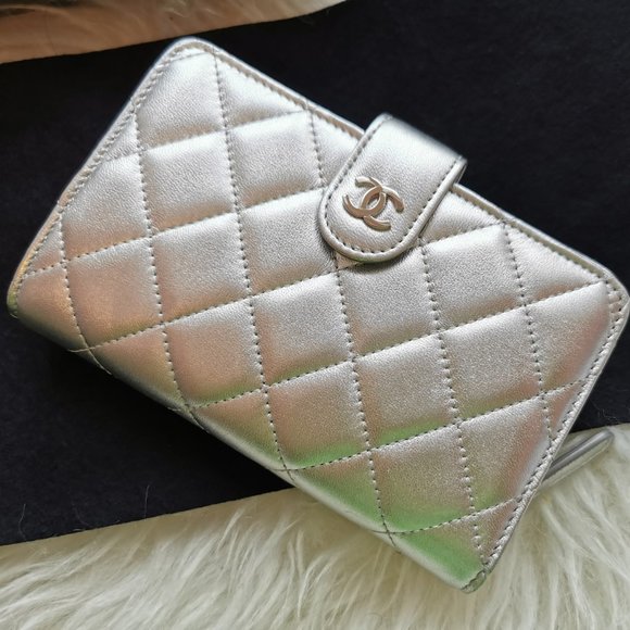 Authentic Chanel Limited Edition lambskin wallet (Brandnew) - Picture 1 of 11